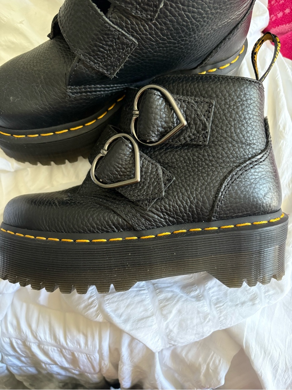 Dr. Martens Devon Heart Boots Size 6 Black Leather Black Platform Ankle Boots